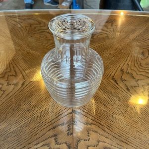 Vintage Anchor Hocking beehive Caraf. Complete with original lid.